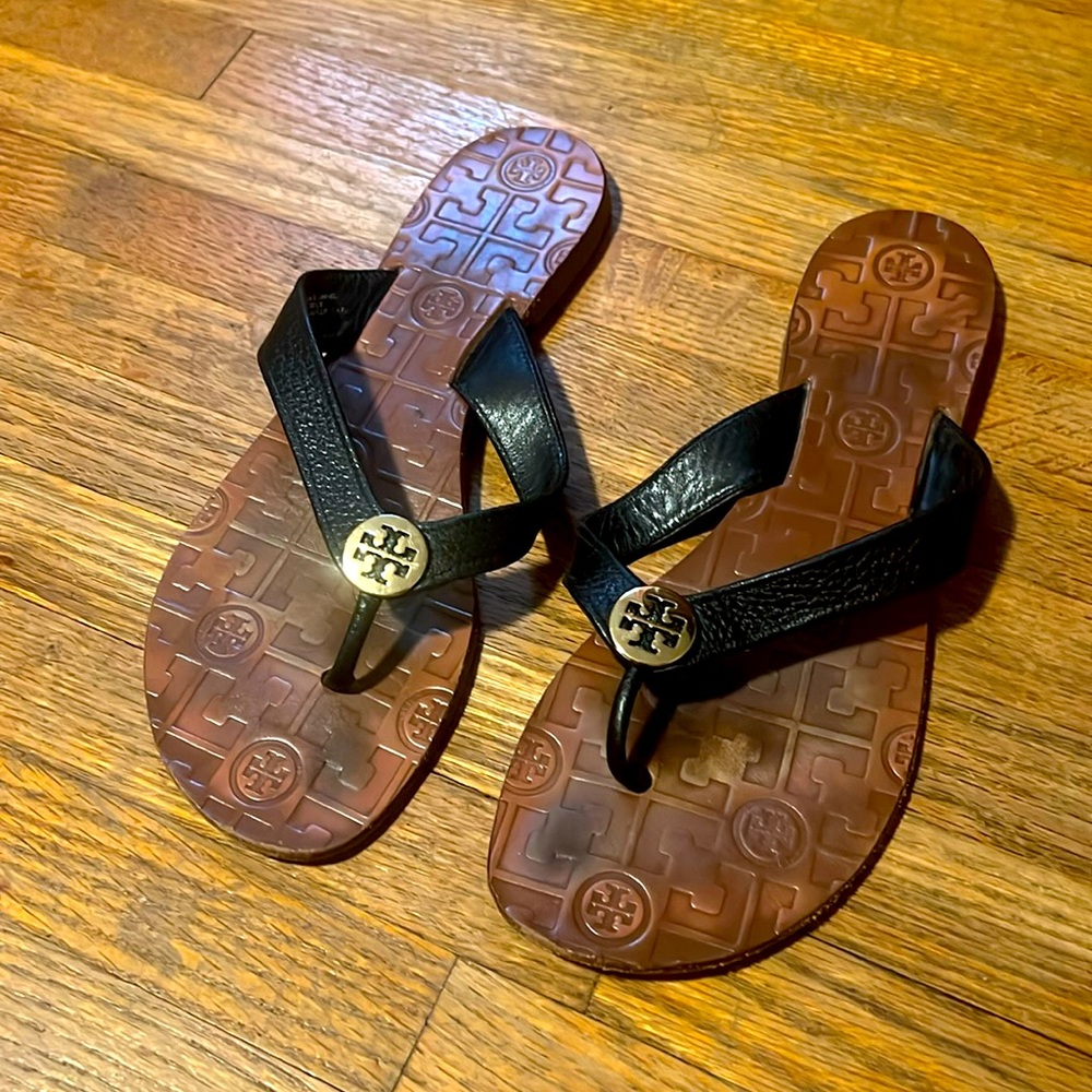 Tory Burch Women's size 8 black thong sandals
